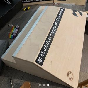 Fingerboard box 5 Blackriver ramp